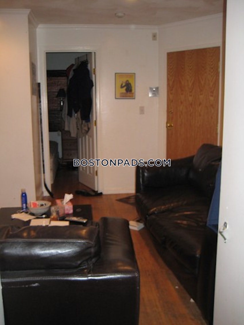 BOSTON - NORTH END - 2 Beds, 1 Bath - Image 10