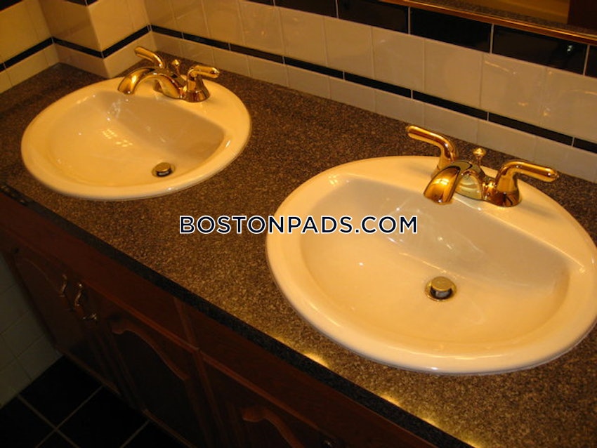 BOSTON - NORTH END - 3 Beds, 1 Bath - Image 9
