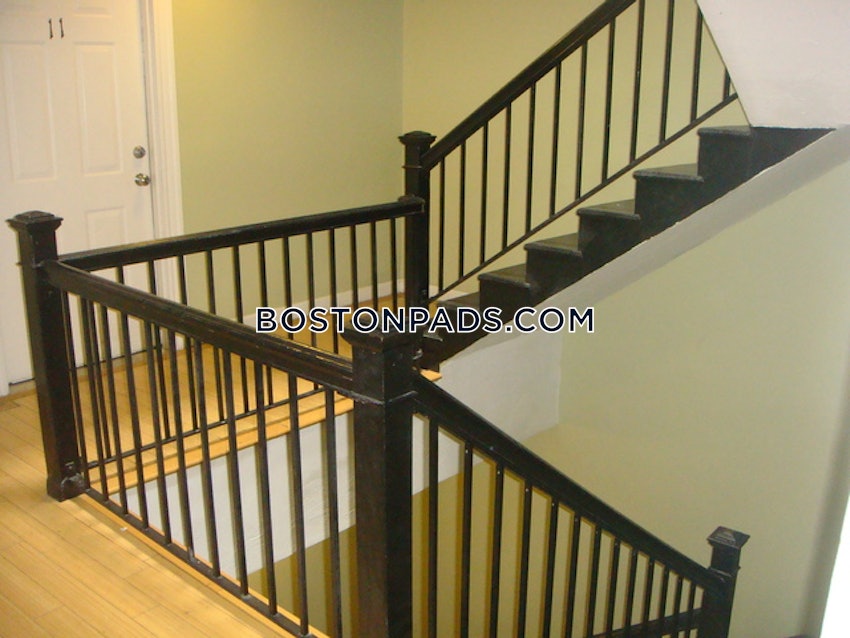 BOSTON - NORTH END - 3 Beds, 1 Bath - Image 5