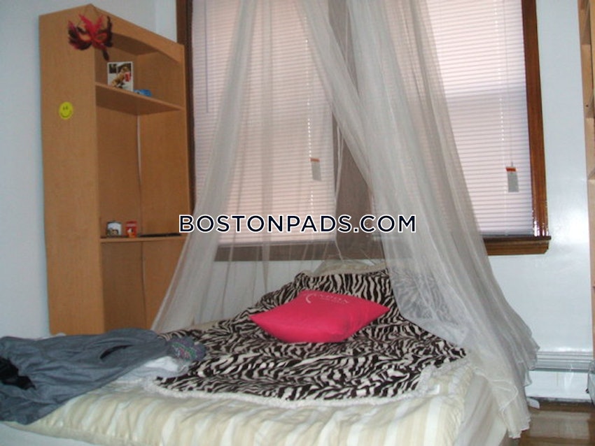 BOSTON - NORTH END - 2 Beds, 1 Bath - Image 4