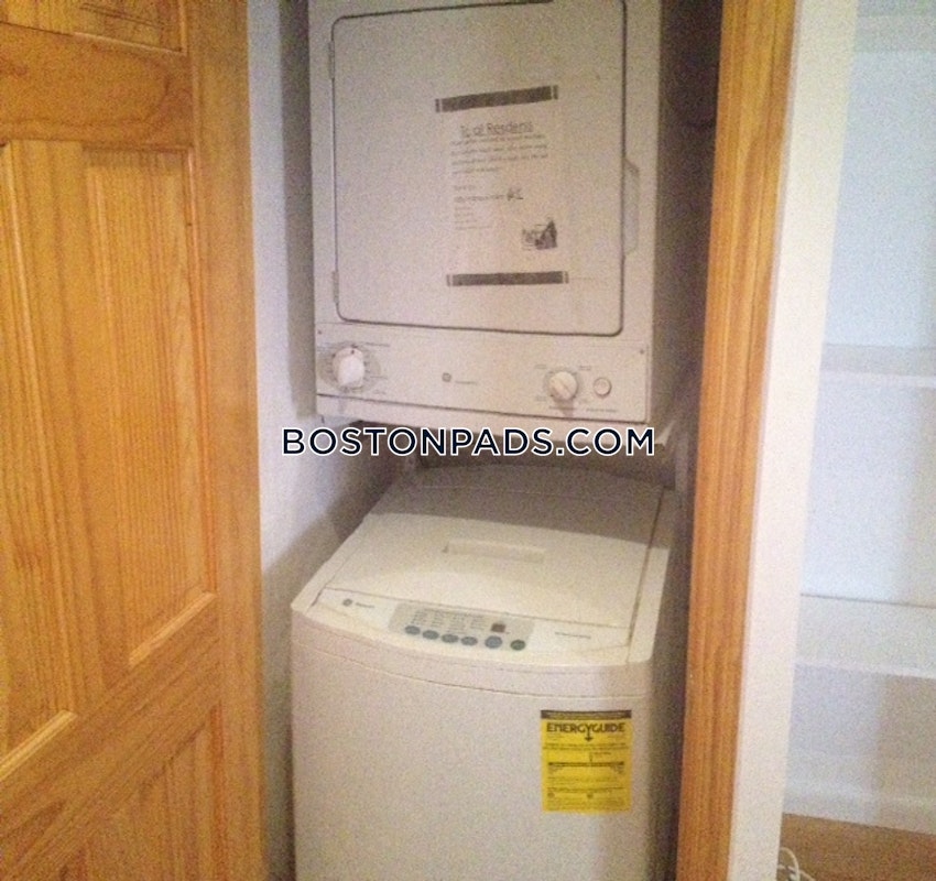 BOSTON - NORTH END - 2 Beds, 1 Bath - Image 9