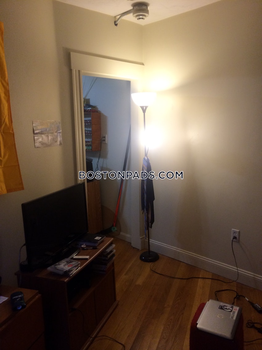 BOSTON - NORTH END - 1 Bed, 1 Bath - Image 3