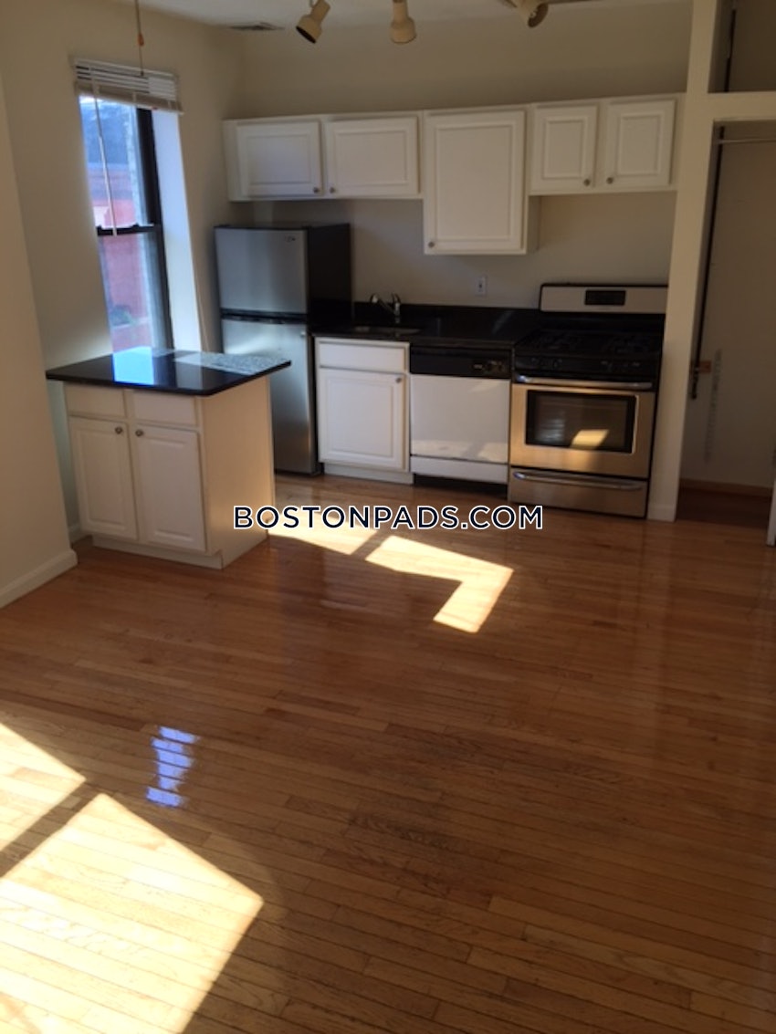 BOSTON - NORTH END - 1 Bed, 1 Bath - Image 1