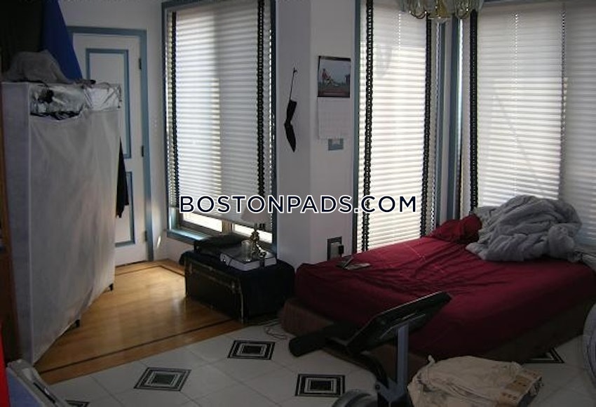 BOSTON - NORTH END - 3 Beds, 3 Baths - Image 2