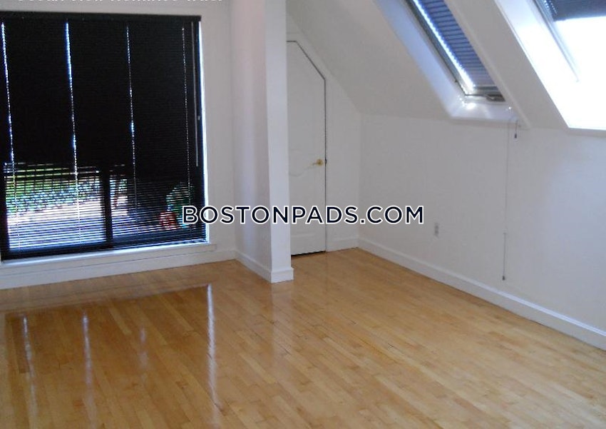 BOSTON - NORTH END - 3 Beds, 3 Baths - Image 3