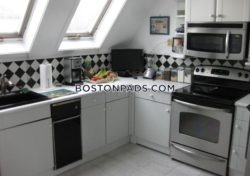 BOSTON - NORTH END - 3 Beds, 3 Baths - Image 1