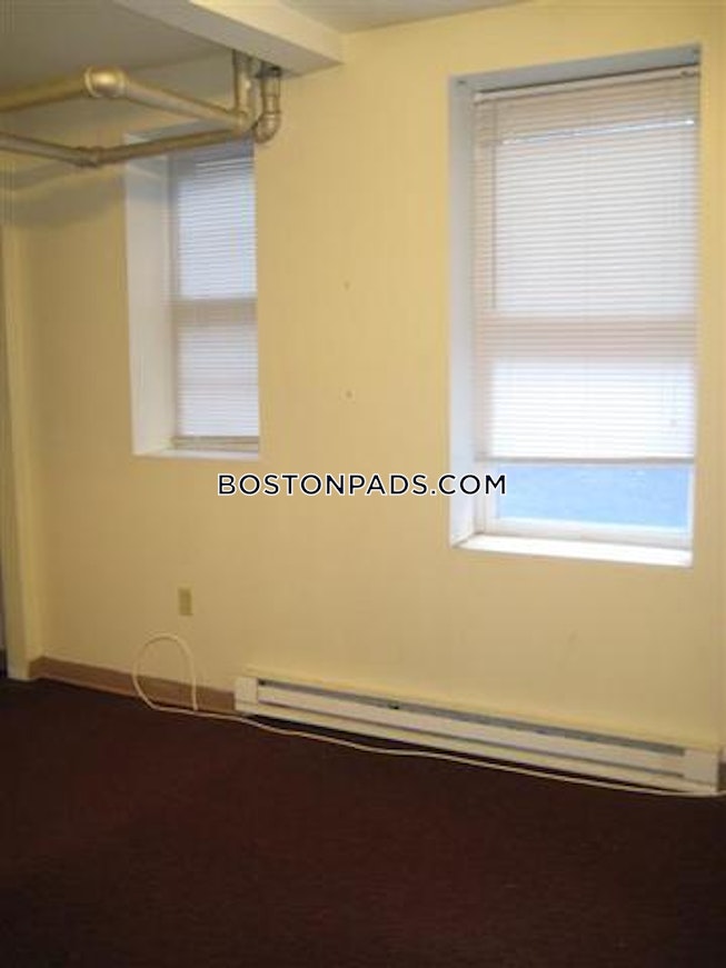 Boston - $3,400+ /mo