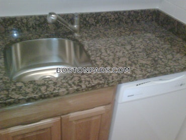 Boston - 2 Beds, 1 Baths
