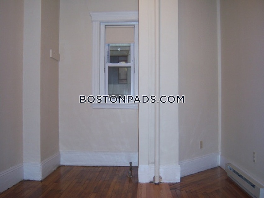 BOSTON - NORTHEASTERN/SYMPHONY - 3 Beds, 1 Bath - Image 22