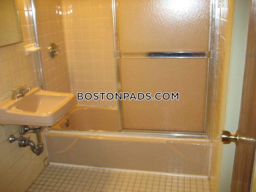 BOSTON - NORTHEASTERN/SYMPHONY - 1 Bed, 1 Bath - Image 11
