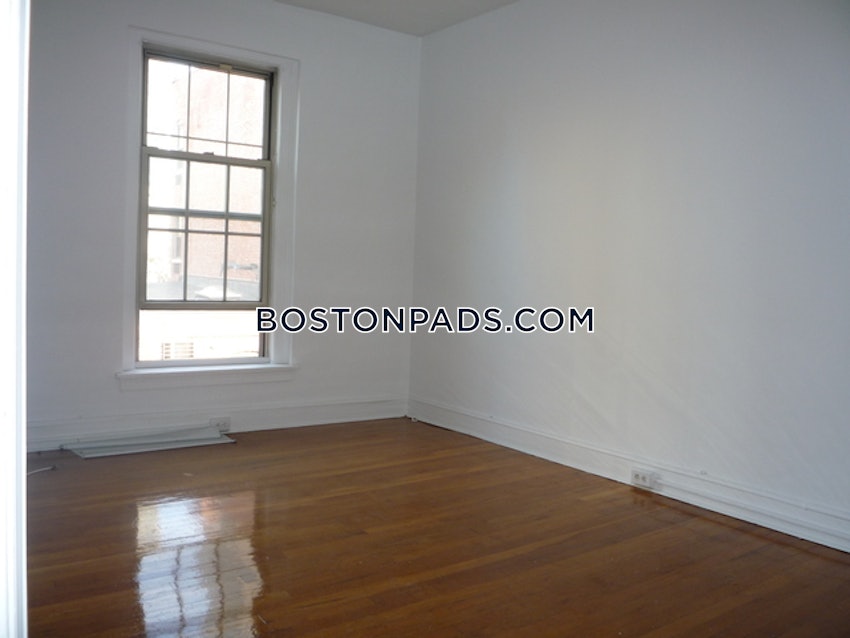 BOSTON - BACK BAY - 2 Beds, 1 Bath - Image 3