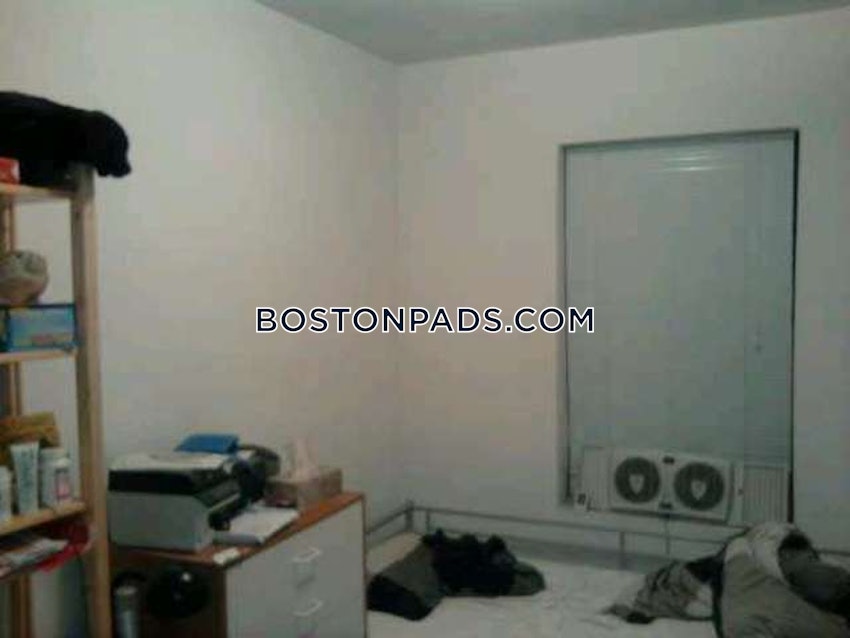 BOSTON - NORTHEASTERN/SYMPHONY - 4 Beds, 1 Bath - Image 10