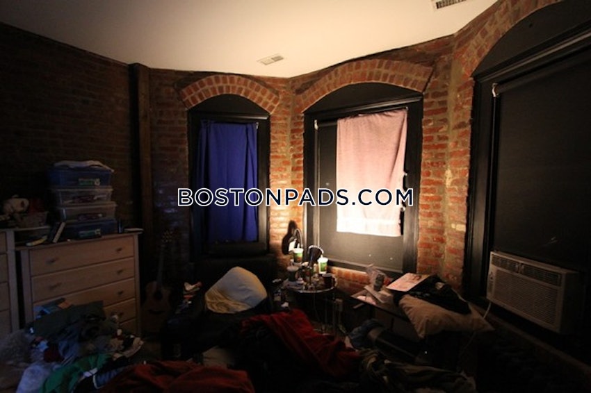 BOSTON - FENWAY/KENMORE - 3 Beds, 1 Bath - Image 1