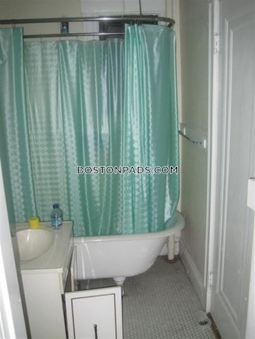 Boston - 0 Beds, 1 Baths