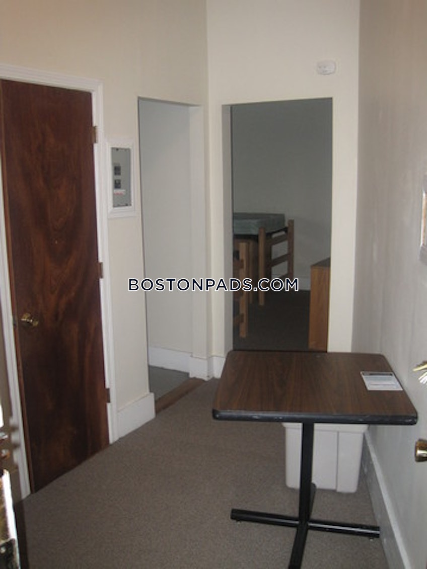 Boston - $2,550+ /month