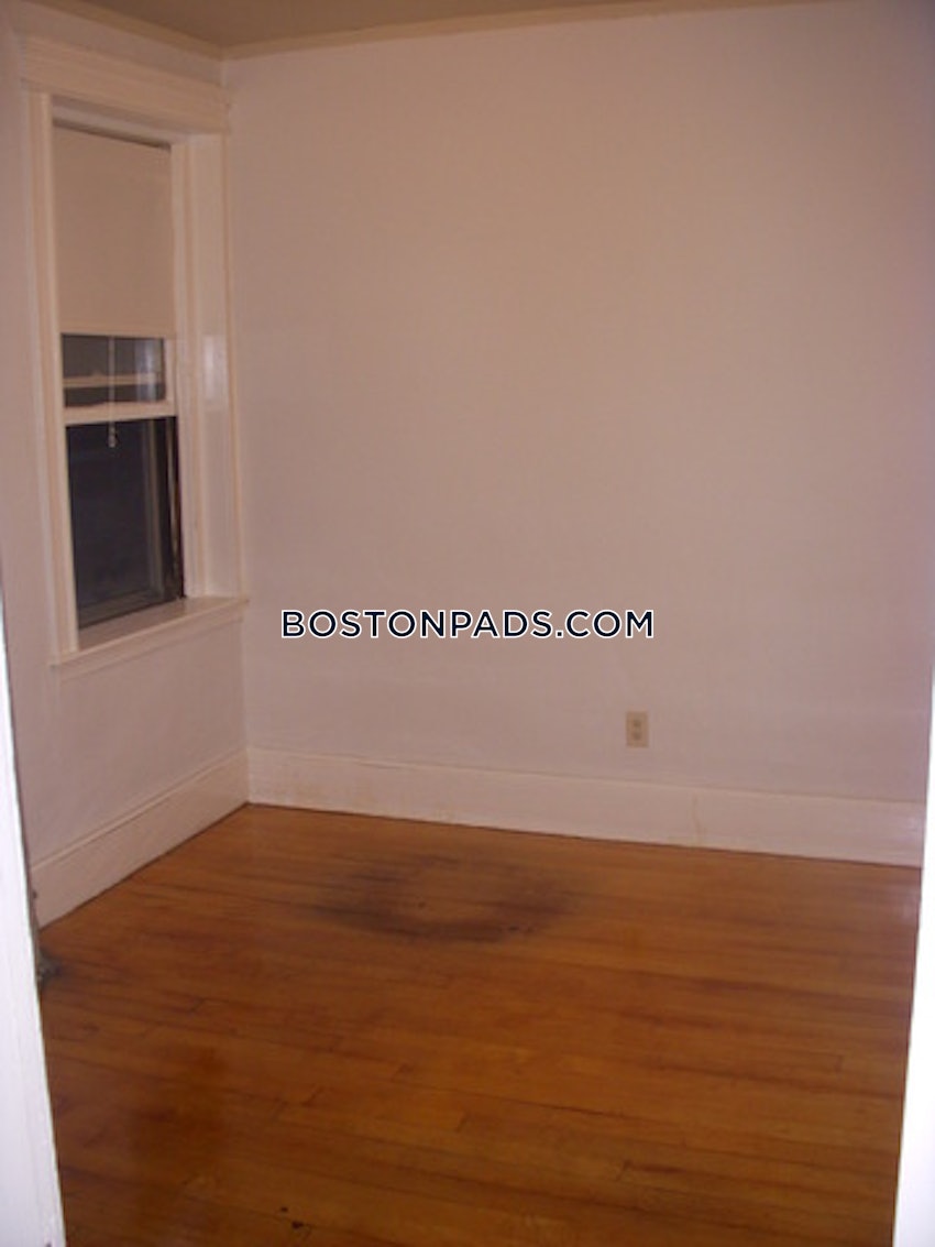 BOSTON - NORTHEASTERN/SYMPHONY - 2 Beds, 1 Bath - Image 3