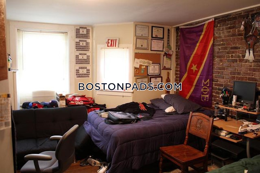 BOSTON - NORTHEASTERN/SYMPHONY - 5 Beds, 2 Baths - Image 1
