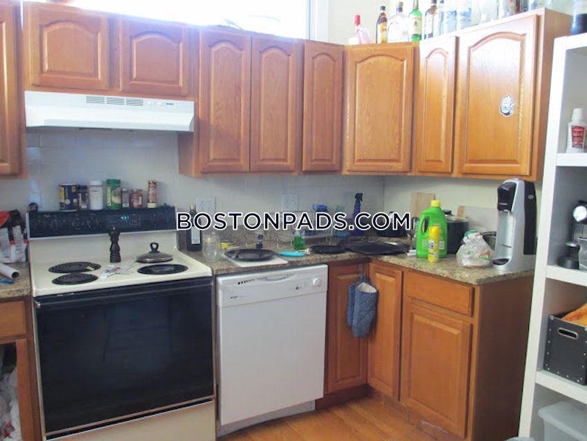 BOSTON - NORTHEASTERN/SYMPHONY - 3 Beds, 1 Bath - Image 2