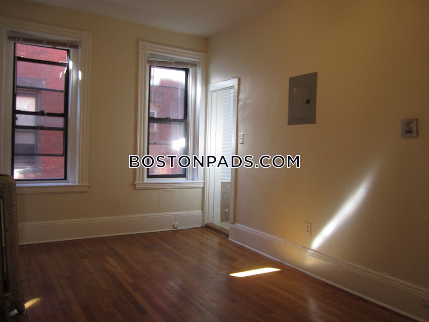 BOSTON - NORTHEASTERN/SYMPHONY - 2 Beds, 1 Bath - Image 4