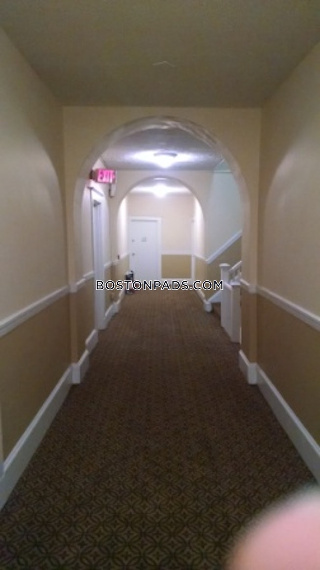 Boston - $3,925+ /mo