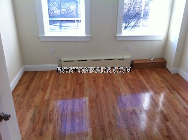 Boston - 4 Beds, 2 Baths