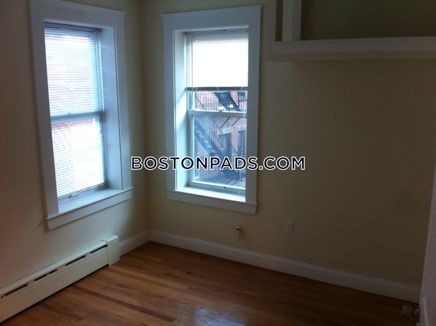 BOSTON - NORTHEASTERN/SYMPHONY - 4 Beds, 1 Bath - Image 8