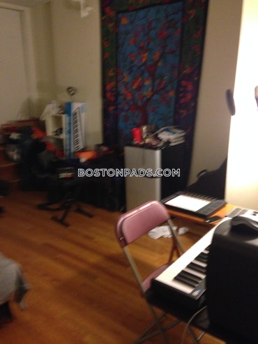 Boston - 4 Beds, 1 Baths