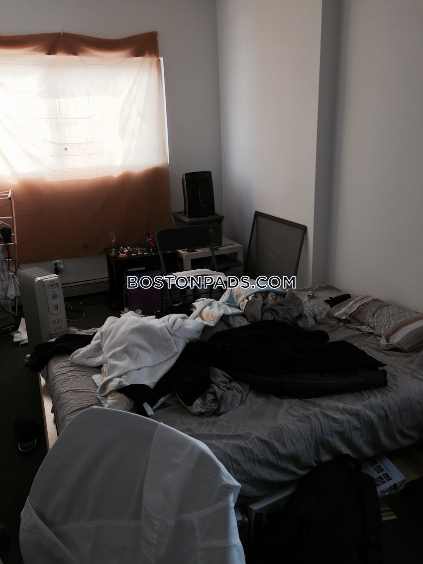 BOSTON - NORTHEASTERN/SYMPHONY - 3 Beds, 1 Bath - Image 2