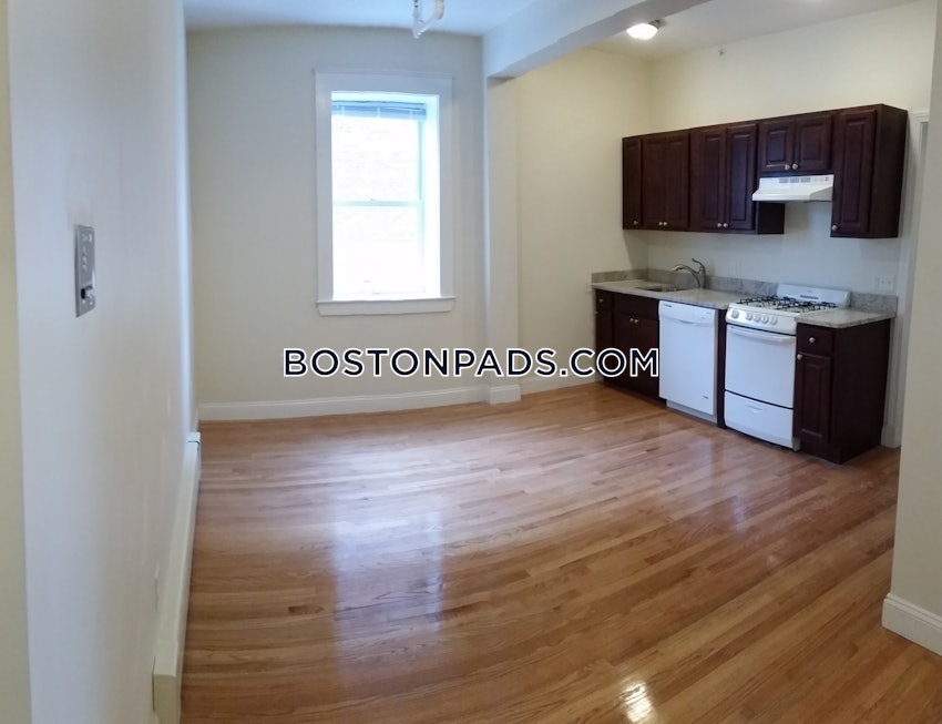 BOSTON - NORTHEASTERN/SYMPHONY - 4 Beds, 2 Baths - Image 5