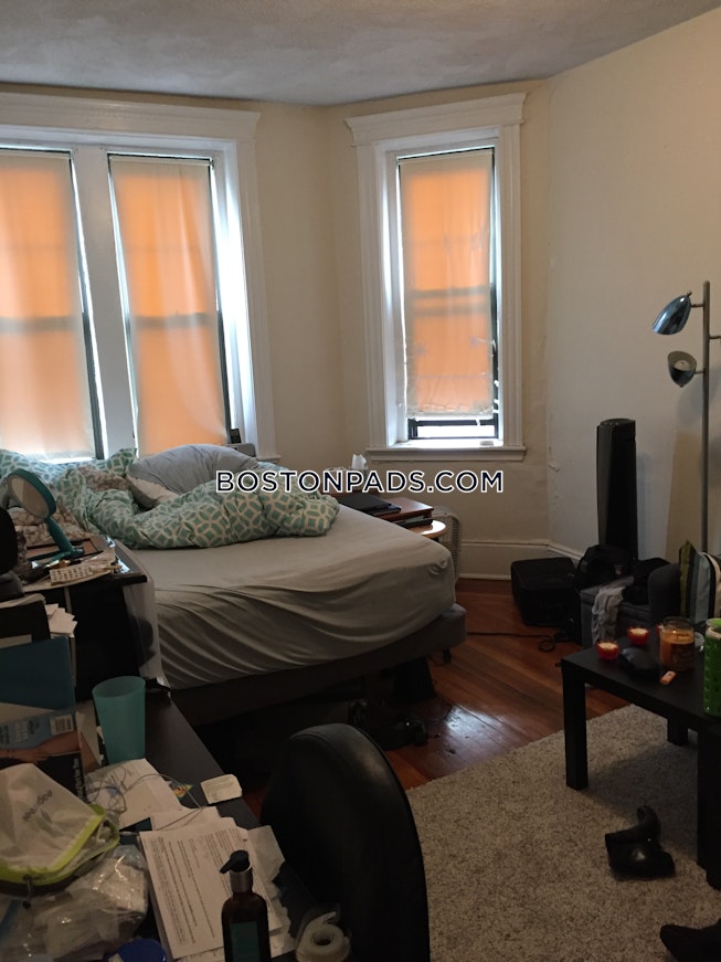 Boston - $3,300+ /mo