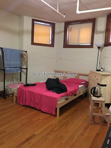 Boston - 3 Beds, 1 Baths