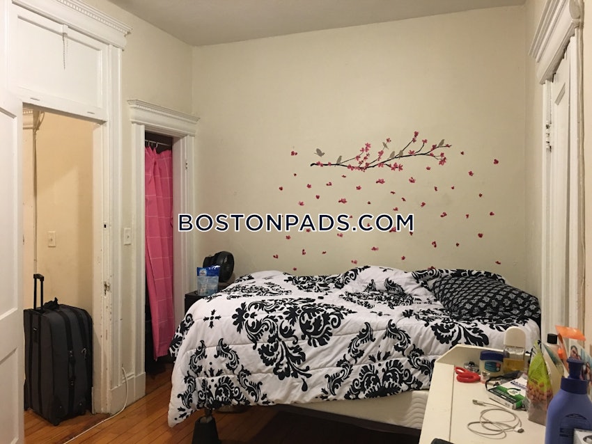 BOSTON - NORTHEASTERN/SYMPHONY - 2 Beds, 1 Bath - Image 2