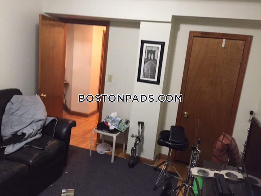 Boston - $3,900+ /month