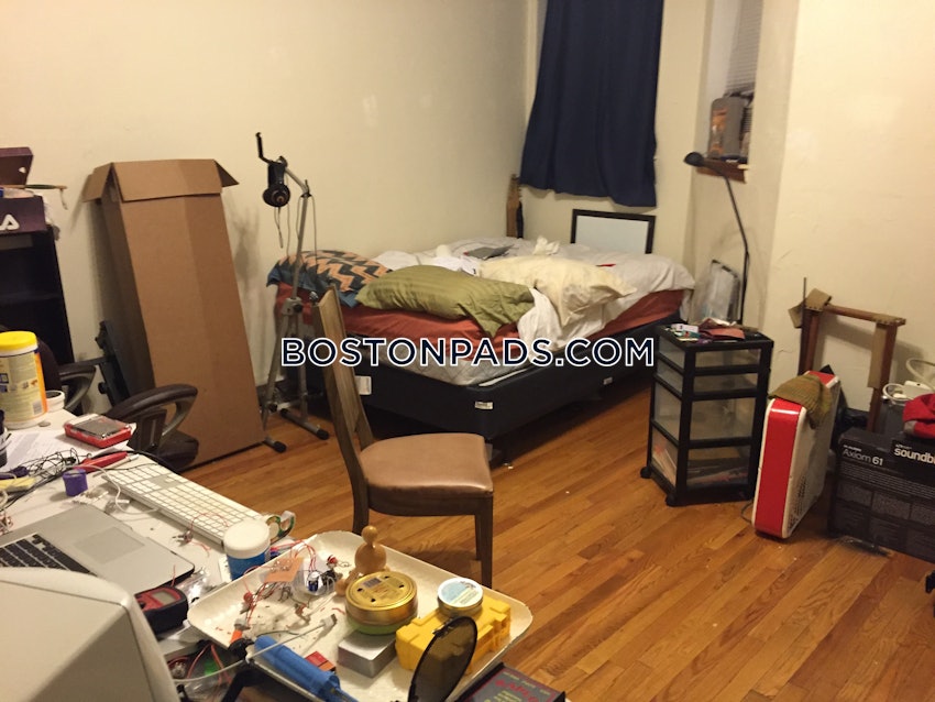 BOSTON - NORTHEASTERN/SYMPHONY - 4 Beds, 1 Bath - Image 7
