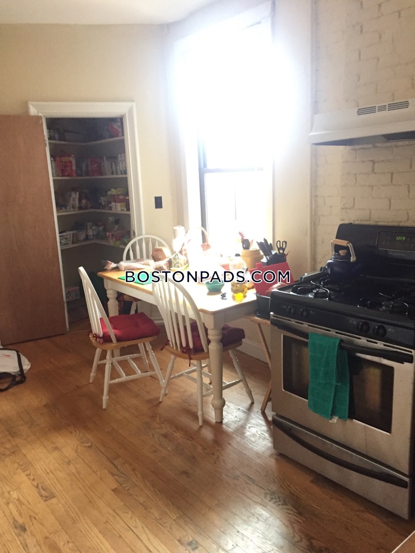 BOSTON - NORTHEASTERN/SYMPHONY - 3 Beds, 1 Bath - Image 12