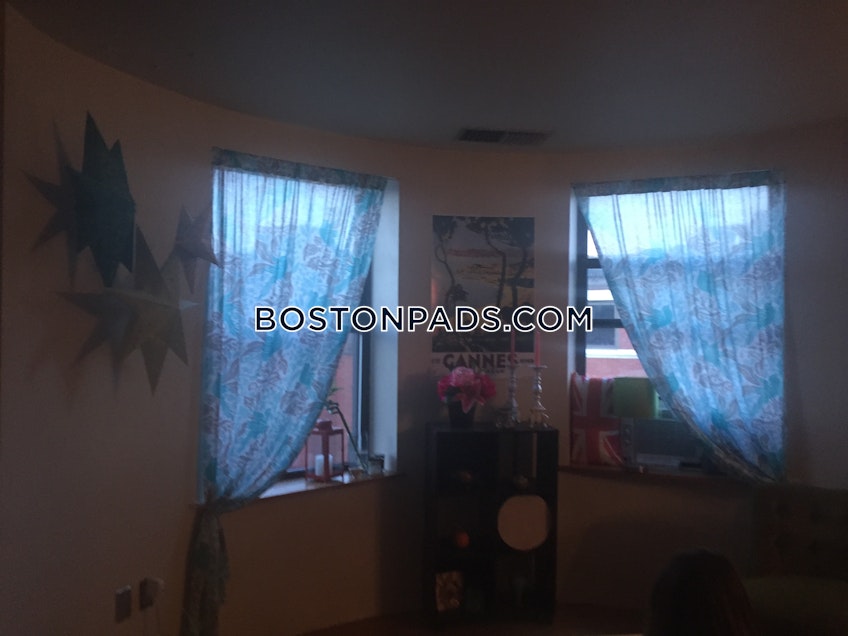 Boston - $3,000+ /month