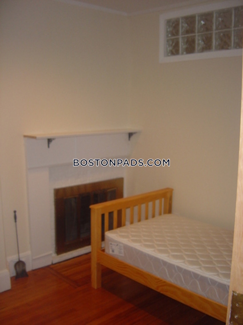 BOSTON - NORTHEASTERN/SYMPHONY - 4 Beds, 2 Baths - Image 8