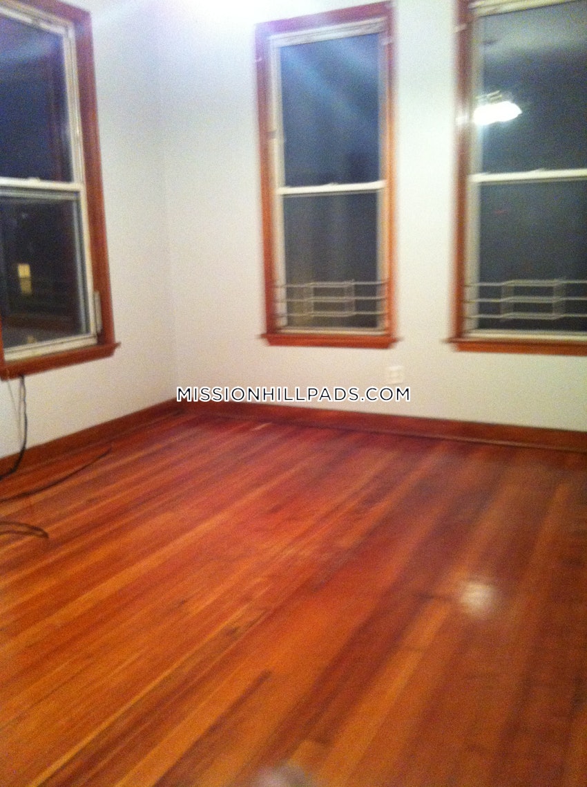 BOSTON - ROXBURY - 2 Beds, 1 Bath - Image 6