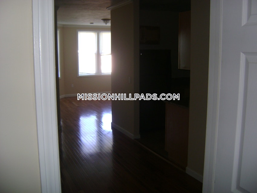 BOSTON - ROXBURY - 3 Beds, 1 Bath - Image 13