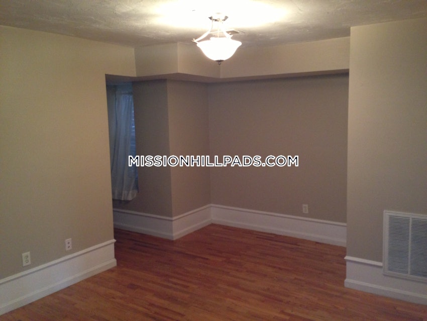 BOSTON - ROXBURY - 3 Beds, 1 Bath - Image 29