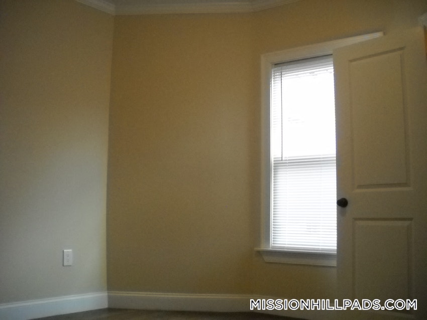 BOSTON - ROXBURY - 3 Beds, 2 Baths - Image 12