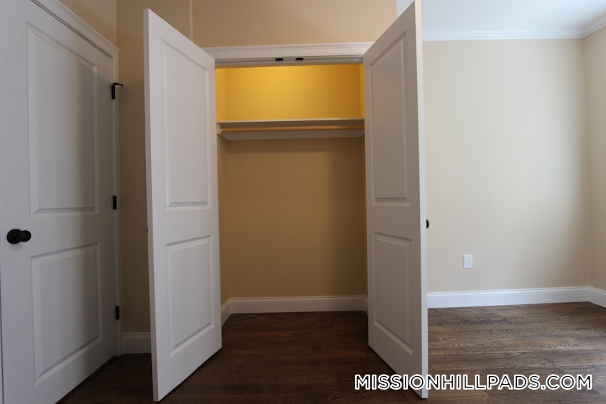 BOSTON - ROXBURY - 2 Beds, 1 Bath - Image 10