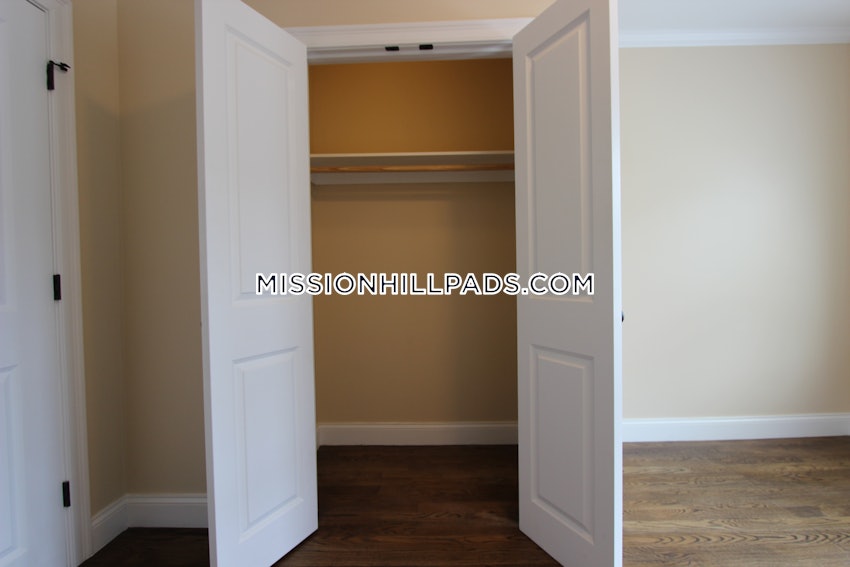 BOSTON - ROXBURY - 2 Beds, 1 Bath - Image 2