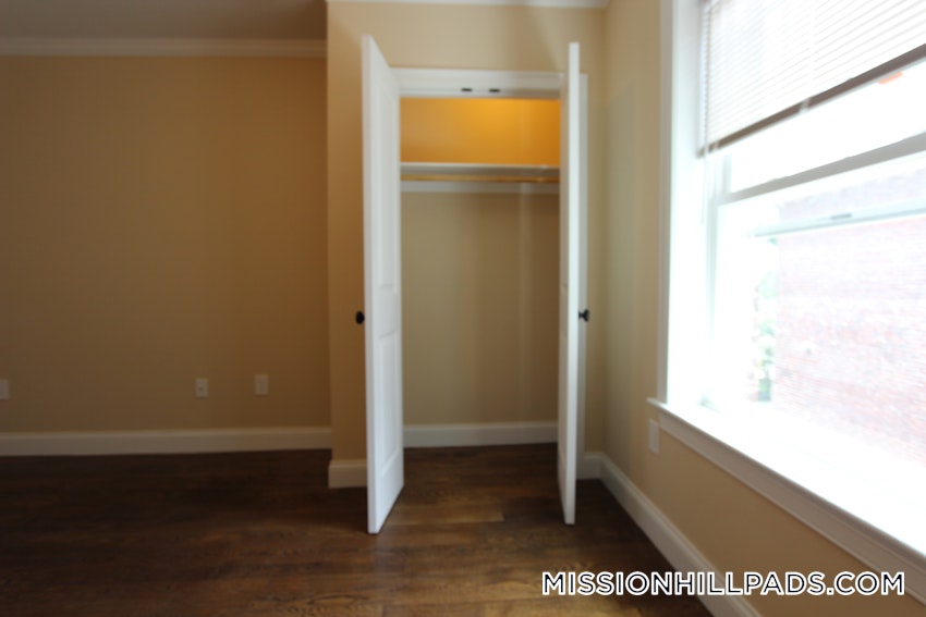 BOSTON - ROXBURY - 2 Beds, 1 Bath - Image 8