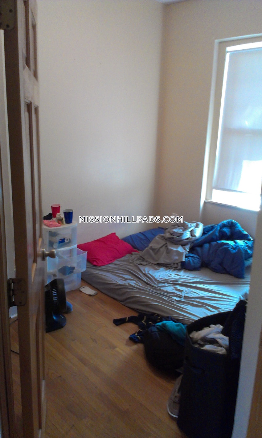 BOSTON - ROXBURY - 2 Beds, 1 Bath - Image 15