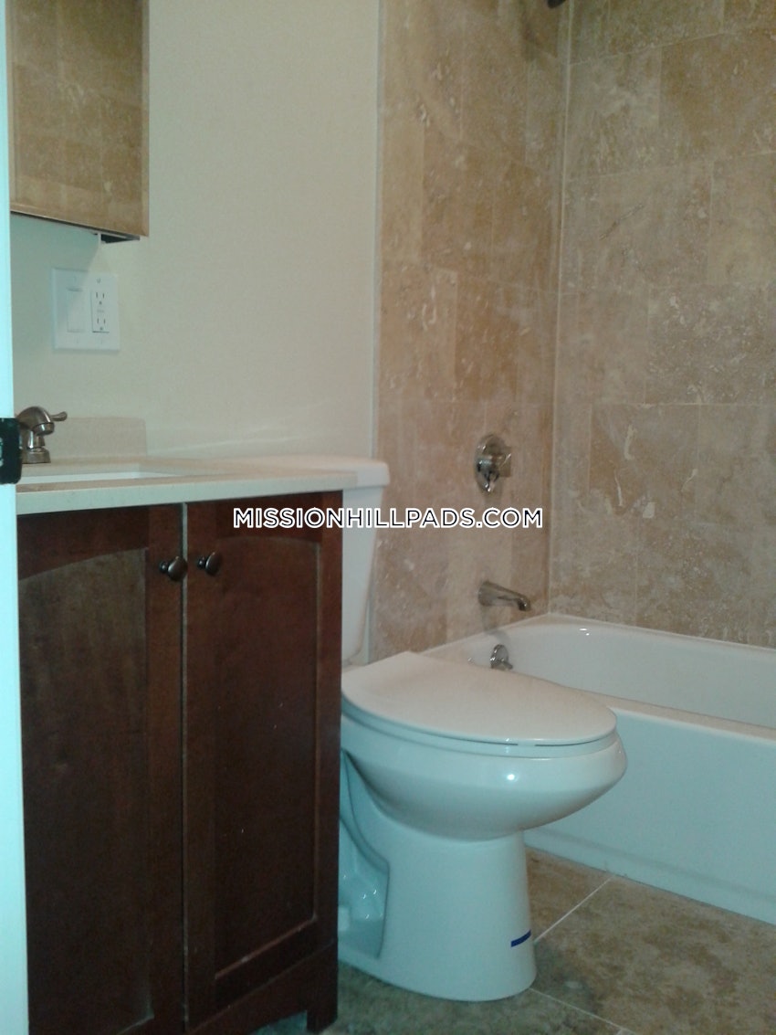 BOSTON - ROXBURY - 3 Beds, 2 Baths - Image 2