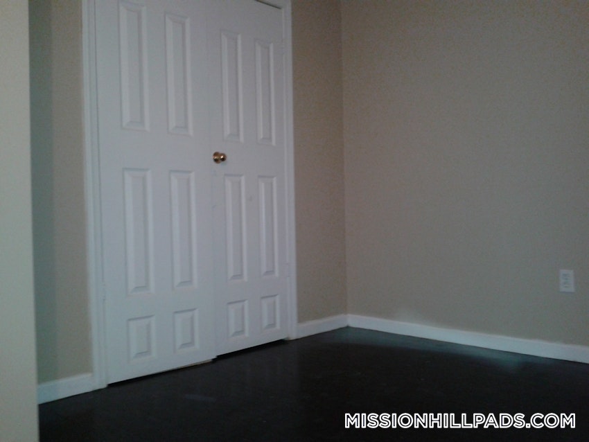 BOSTON - ROXBURY - 3 Beds, 1 Bath - Image 26