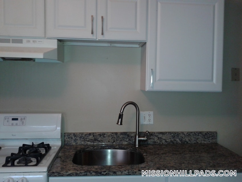 BOSTON - ROXBURY - 3 Beds, 1 Bath - Image 7