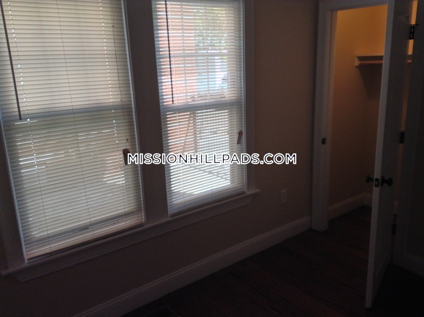 BOSTON - ROXBURY - 2 Beds, 2 Baths - Image 9