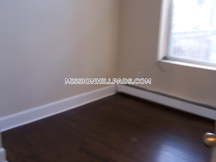 BOSTON - ROXBURY - 2 Beds, 1 Bath - Image 13